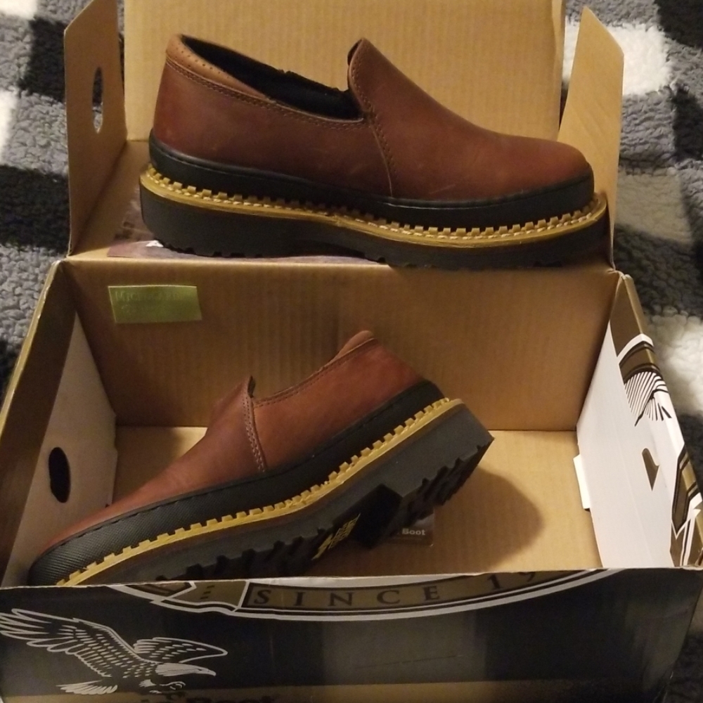 Women's Georgia boots slip on's.
